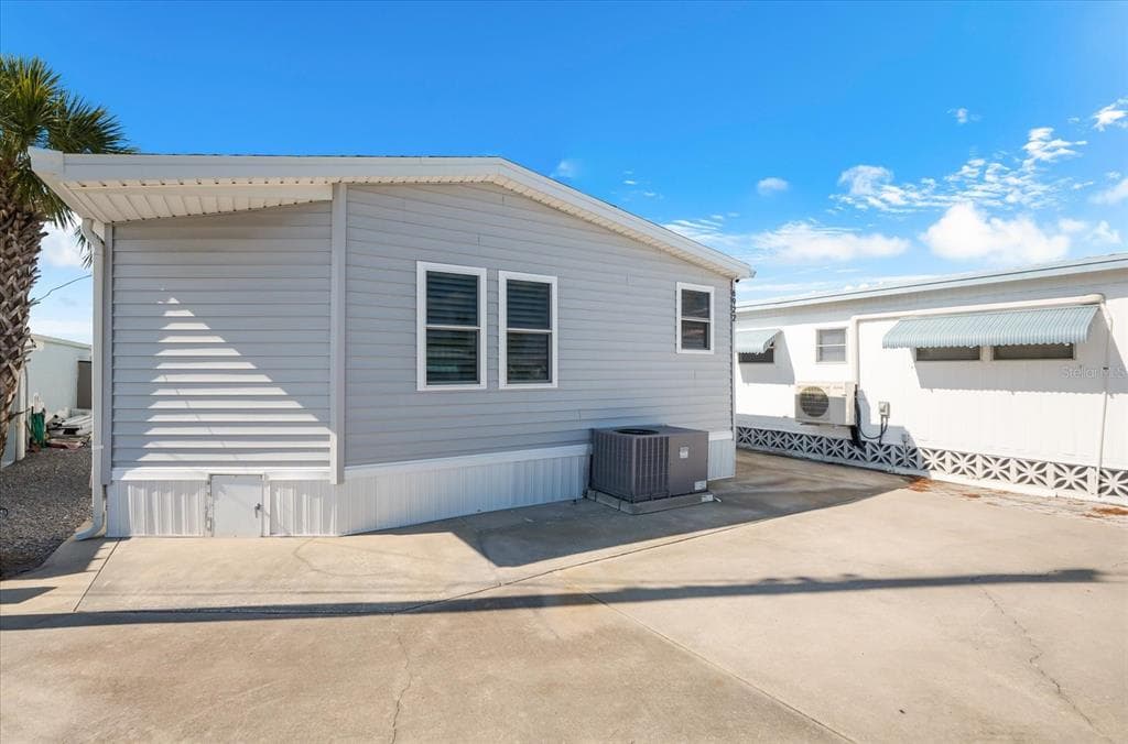 5922 E BAYOU LANE - Interior/Exterior Photo 5 - BRADENTON, FL