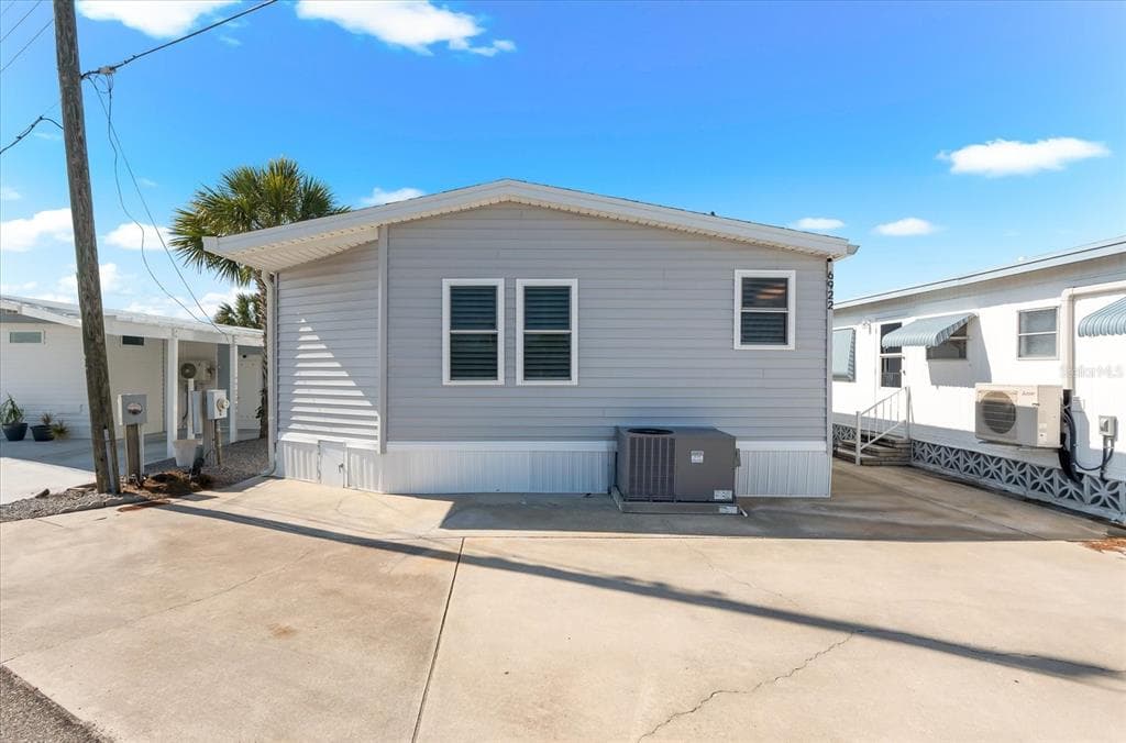 5922 E BAYOU LANE - Interior/Exterior Photo 4 - BRADENTON, FL