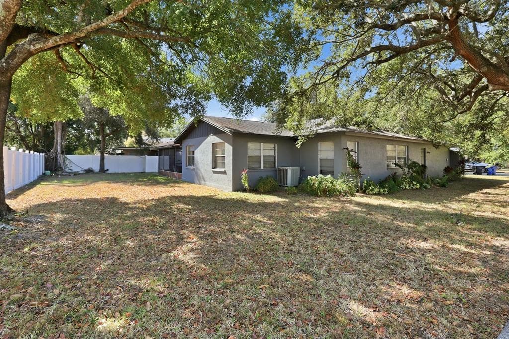 13923 CAPITOL DRIVE - Interior/Exterior Photo 5 - TAMPA, FL