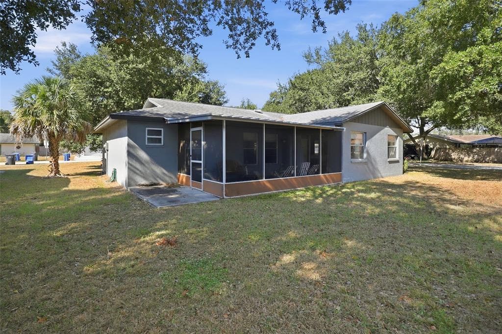 13923 CAPITOL DRIVE - Interior/Exterior Photo 4 - TAMPA, FL