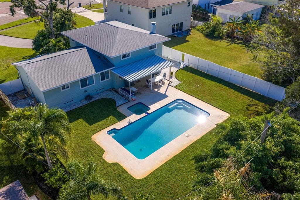 5500 VENETIAN BOULEVARD NE - Interior/Exterior Photo 3 - ST PETERSBURG, FL