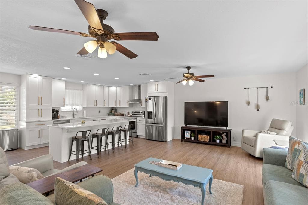 5500 VENETIAN BOULEVARD NE - Interior/Exterior Photo 5 - ST PETERSBURG, FL