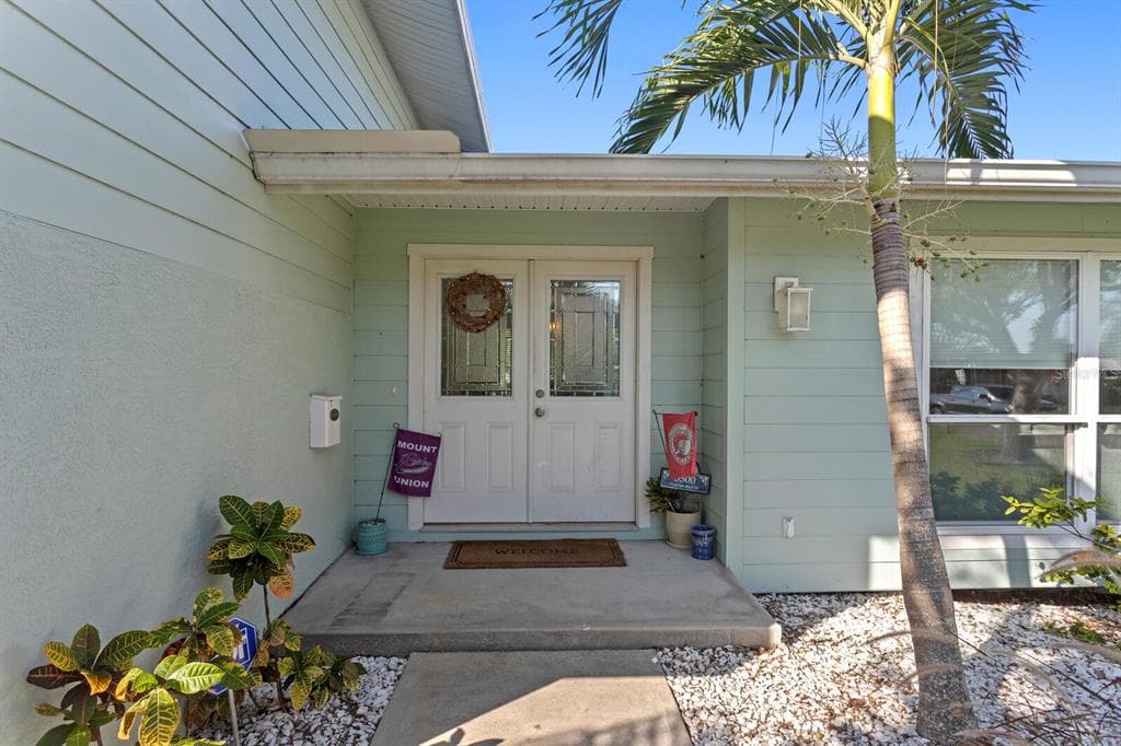 5500 VENETIAN BOULEVARD NE - Interior/Exterior Photo 4 - ST PETERSBURG, FL