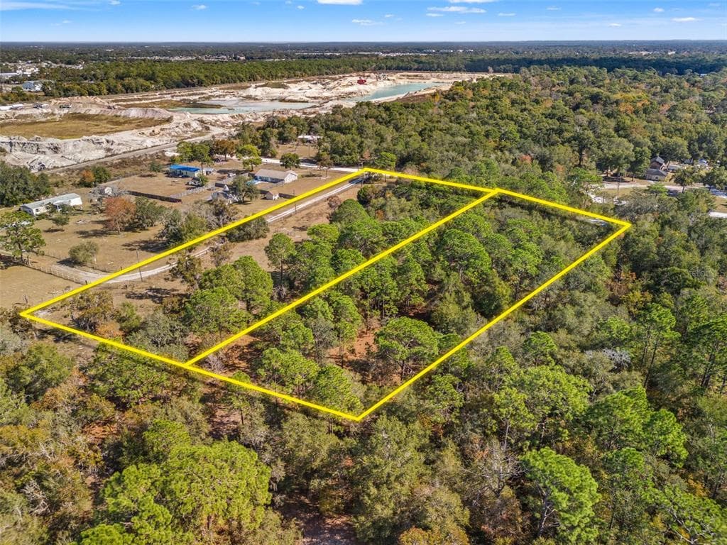 18409 RIGSBY ROAD - Interior/Exterior Photo 5 - SPRING HILL, FL