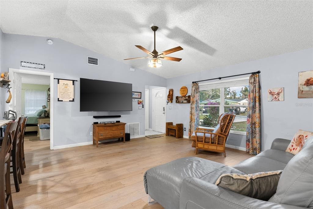 3104 35TH AVENUE W - Interior/Exterior Photo 5 - BRADENTON, FL