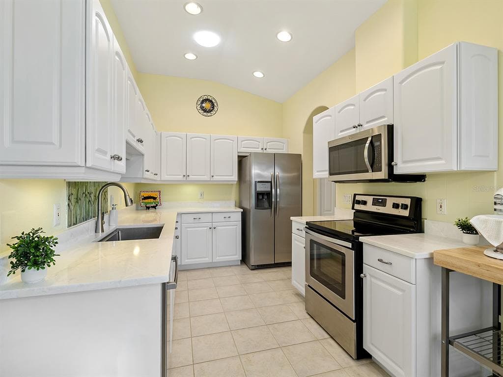 4552 CANCELLO GRANDE AVENUE - Interior/Exterior Photo 3 - VENICE, FL