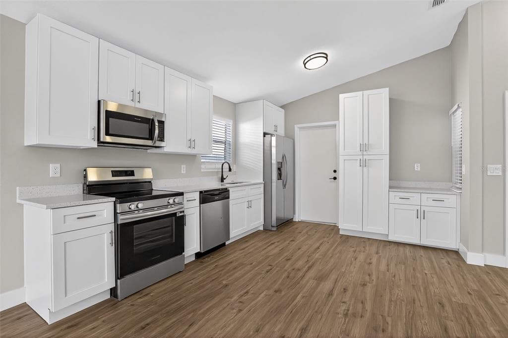 5444 BLUEBERRY DRIVE - Interior/Exterior Photo 2 - ORLANDO, FL