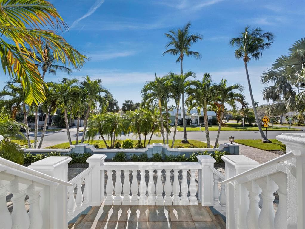 651 BROADWAY STREET - Interior/Exterior Photo 5 - LONGBOAT KEY, FL