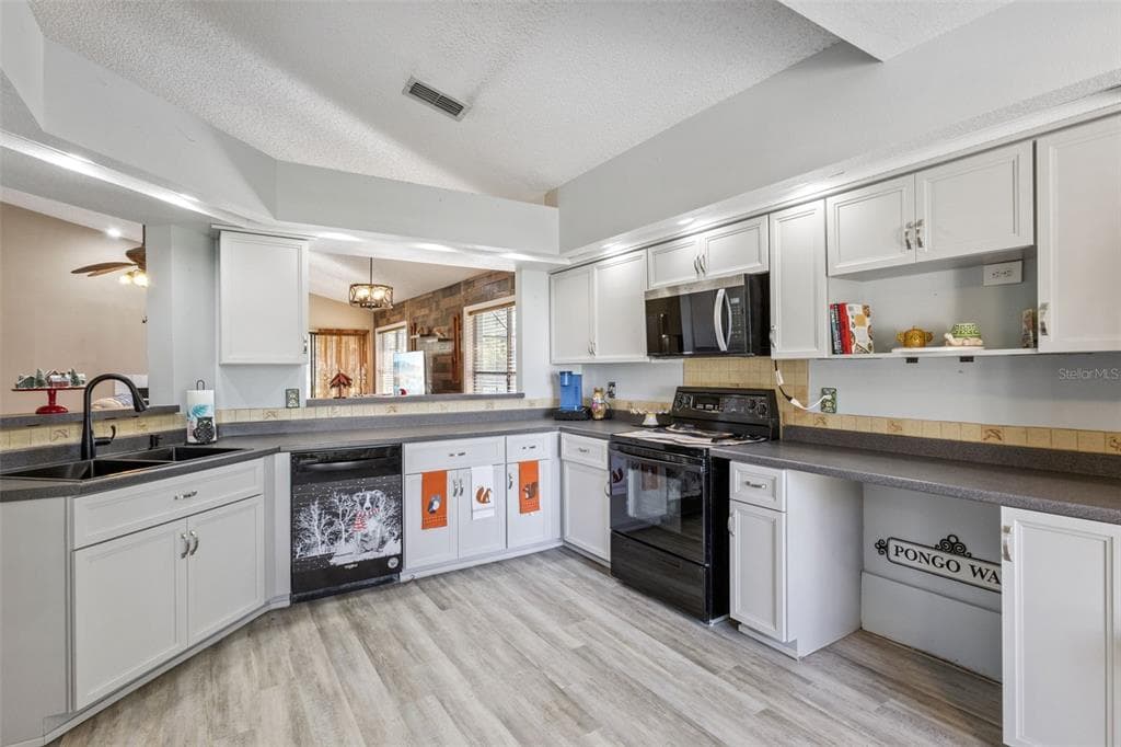 5526 DEEPDALE DRIVE - Interior/Exterior Photo 3 - ORLANDO, FL