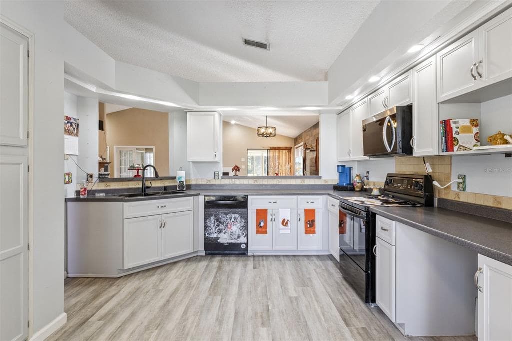 5526 DEEPDALE DRIVE - Interior/Exterior Photo 4 - ORLANDO, FL