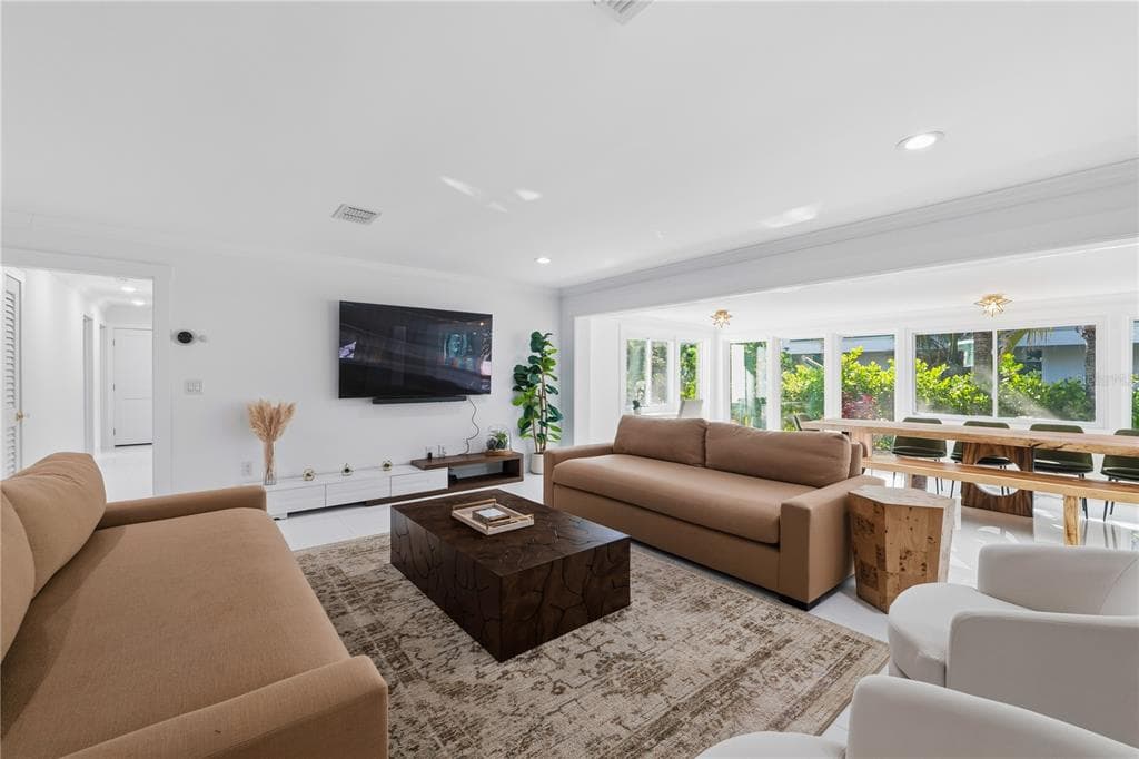 3630 S BEACH DRIVE - Interior/Exterior Photo 5 - TAMPA, FL