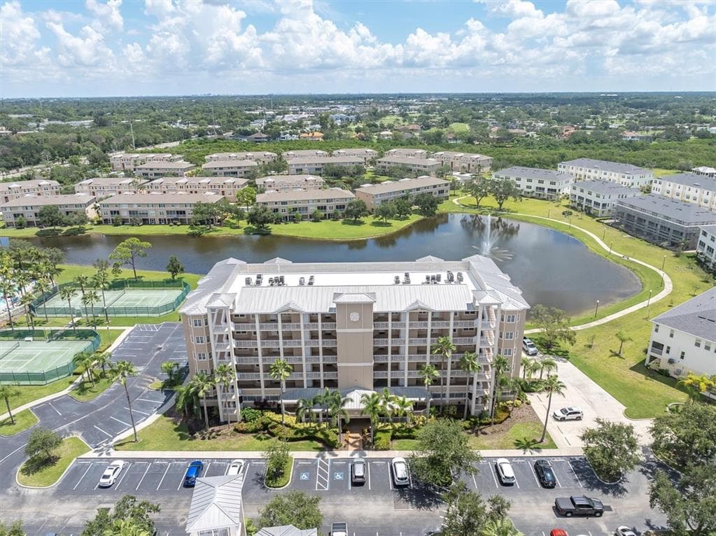 7069 KEY HAVEN ROAD UNIT 302 - 2bd/2ba - $485,000 - SEMINOLE, FL