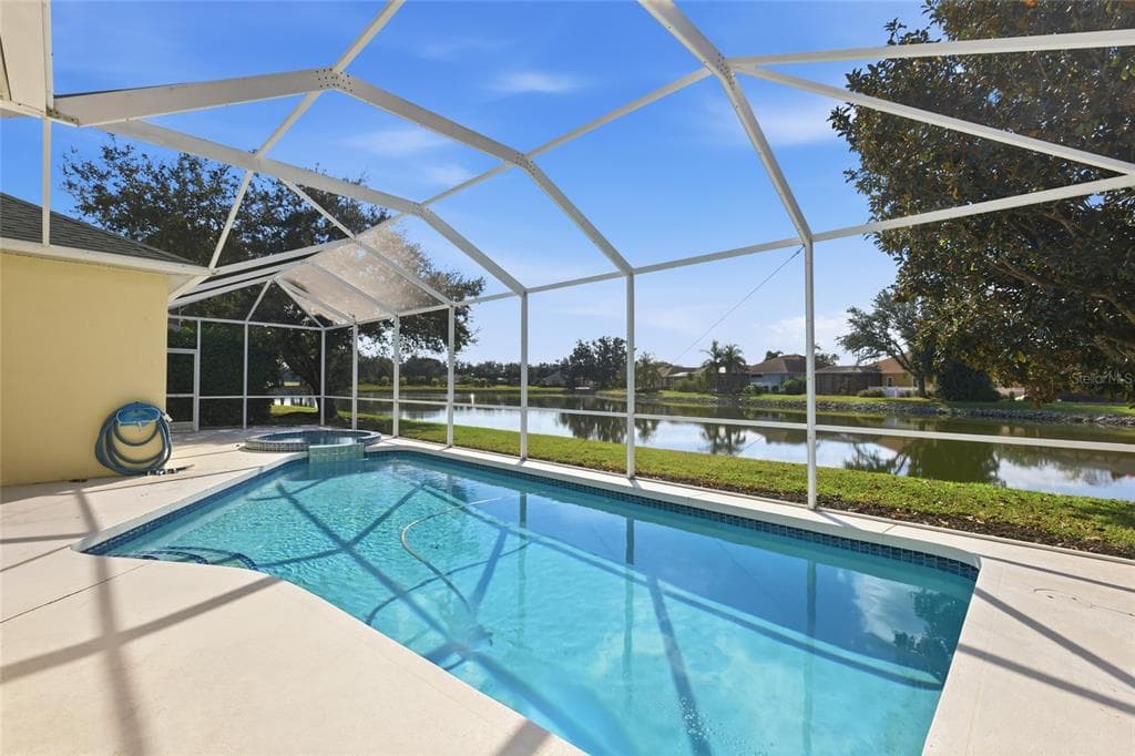 518 COUNTRY LANE - Interior/Exterior Photo 3 - BRADENTON, FL