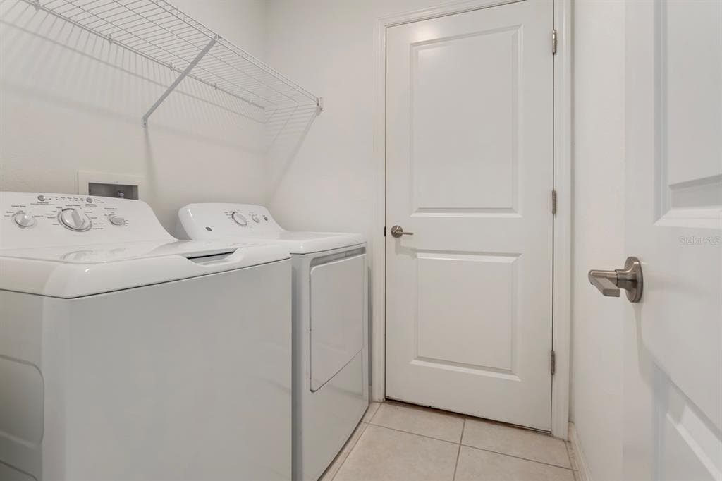 2219 TENEROC TRAIL - Interior/Exterior Photo 3 - LAKELAND, FL