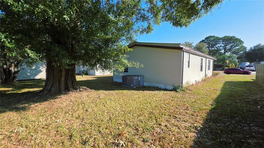 437 SKYLINE DRIVE E - Interior/Exterior Photo 3 - LAKELAND, FL