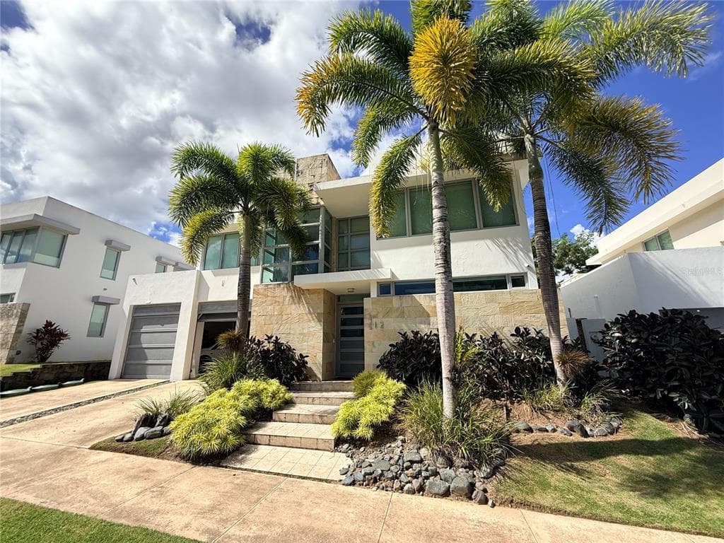 Senderos en Montehiedra COBALTO UNIT 12