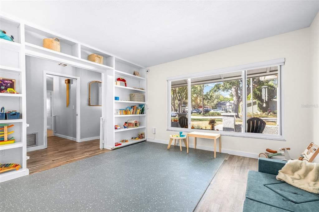 15401 WOODCASTLE PLACE - Interior/Exterior Photo 4 - TAMPA, FL