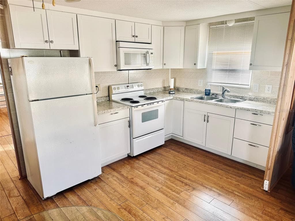 8300 SEMINOLE BOULEVARD UNIT 318 - Interior/Exterior Photo 2 - SEMINOLE, FL