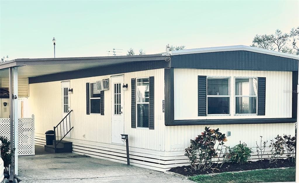 8300 SEMINOLE BOULEVARD UNIT 318