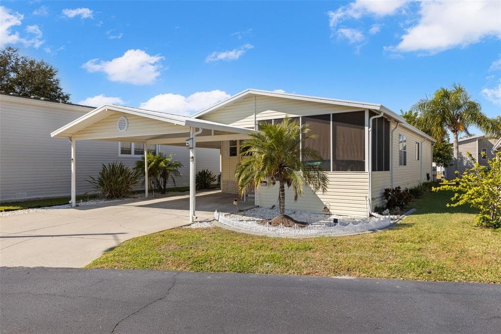 7048 MOUNT ESSEX DRIVE NE UNIT 493 - Interior/Exterior Photo 2 - ST PETERSBURG, FL