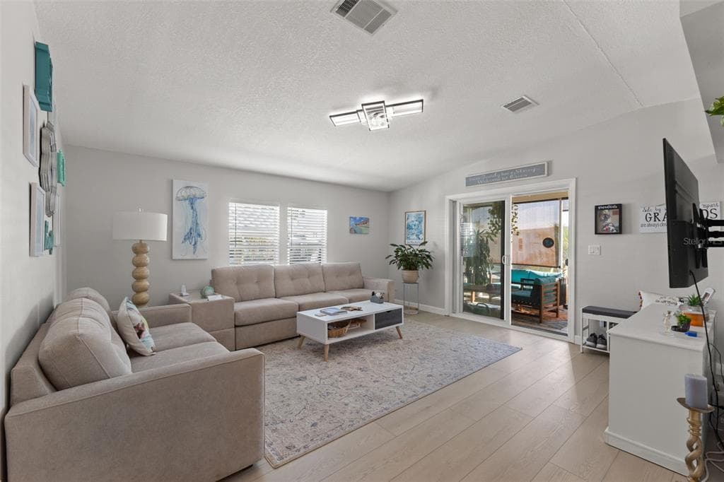 7048 MOUNT ESSEX DRIVE NE UNIT 493 - Interior/Exterior Photo 3 - ST PETERSBURG, FL