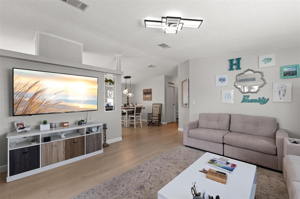 7048 MOUNT ESSEX DRIVE NE UNIT 493 - Interior/Exterior Photo 5 - ST PETERSBURG, FL