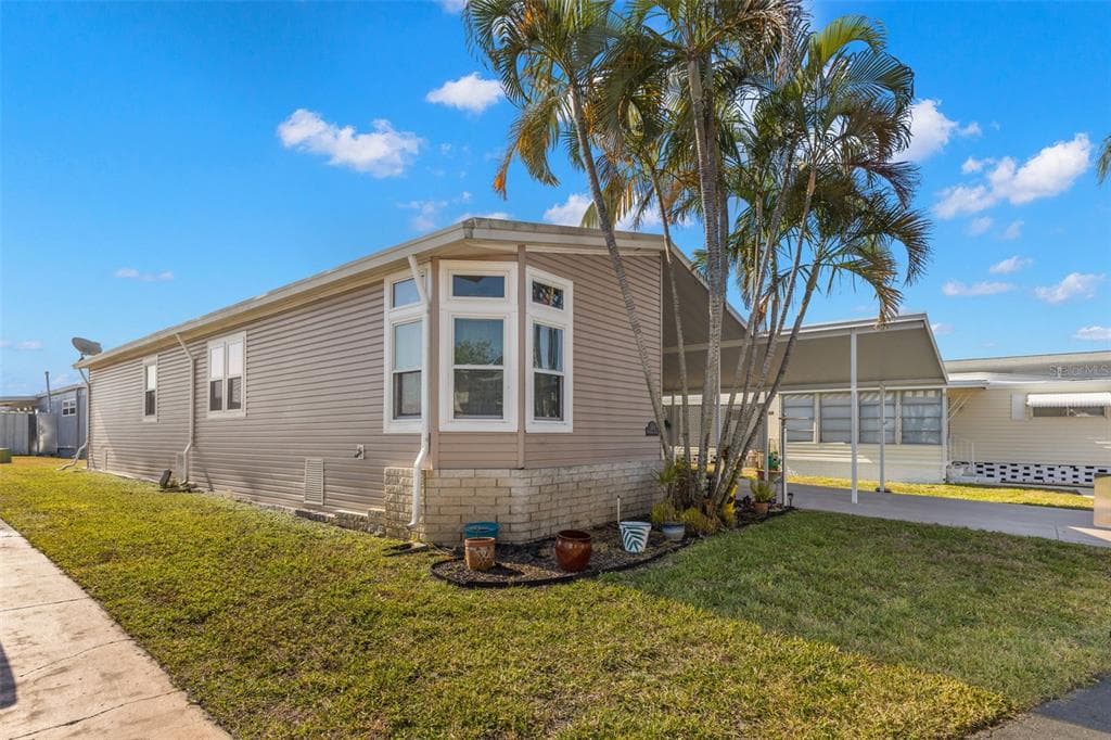 624 MOUNT PINEY AVENUE NE UNIT 703 - Interior/Exterior Photo 2 - ST PETERSBURG, FL