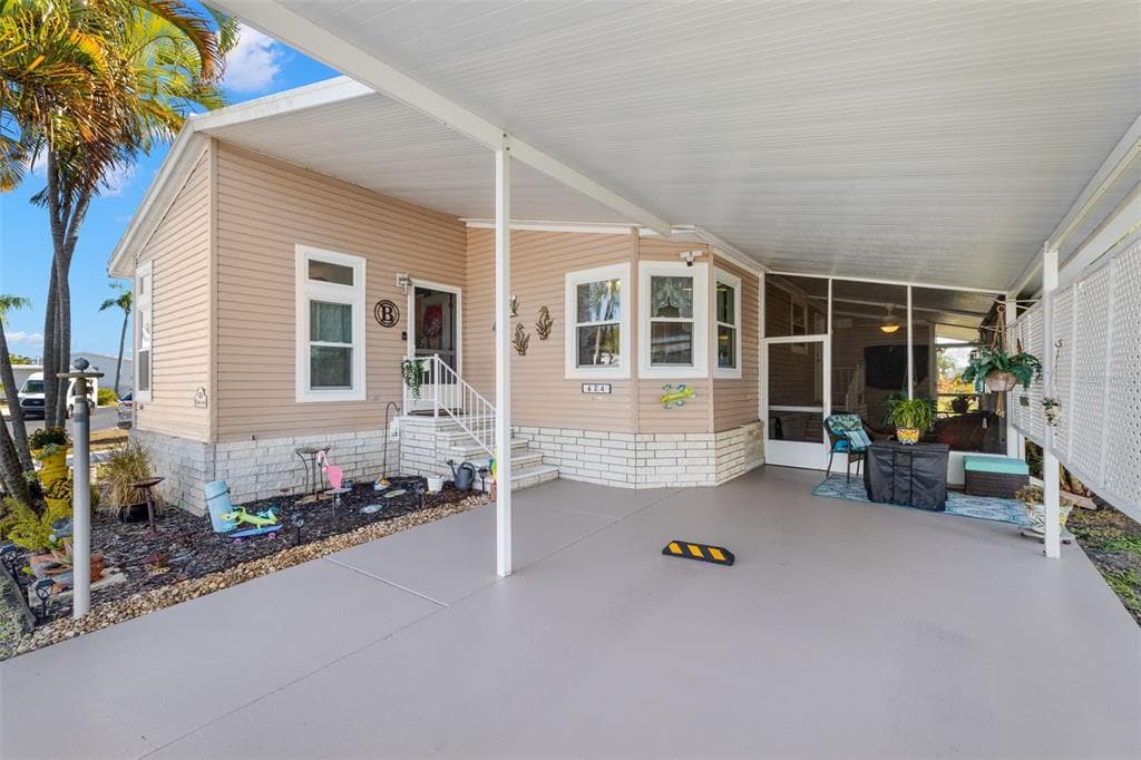 624 MOUNT PINEY AVENUE NE UNIT 703 - Interior/Exterior Photo 3 - ST PETERSBURG, FL