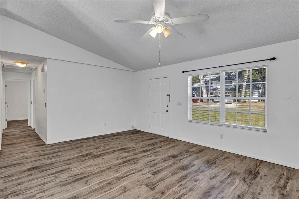 1134 E 10TH AVENUE - Interior/Exterior Photo 5 - MOUNT DORA, FL