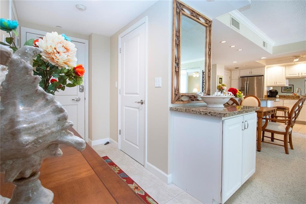 1212 BENJAMIN FRANKLIN DRIVE UNIT 607 - Interior/Exterior Photo 5 - SARASOTA, FL