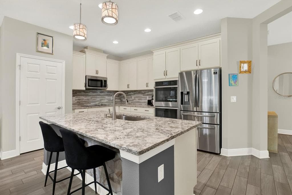 19323 HAWK VALLEY DRIVE - Interior/Exterior Photo 5 - TAMPA, FL