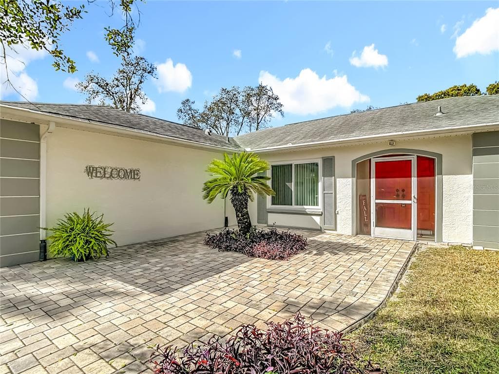 1353 FINLAND DRIVE - Interior/Exterior Photo 5 - SPRING HILL, FL