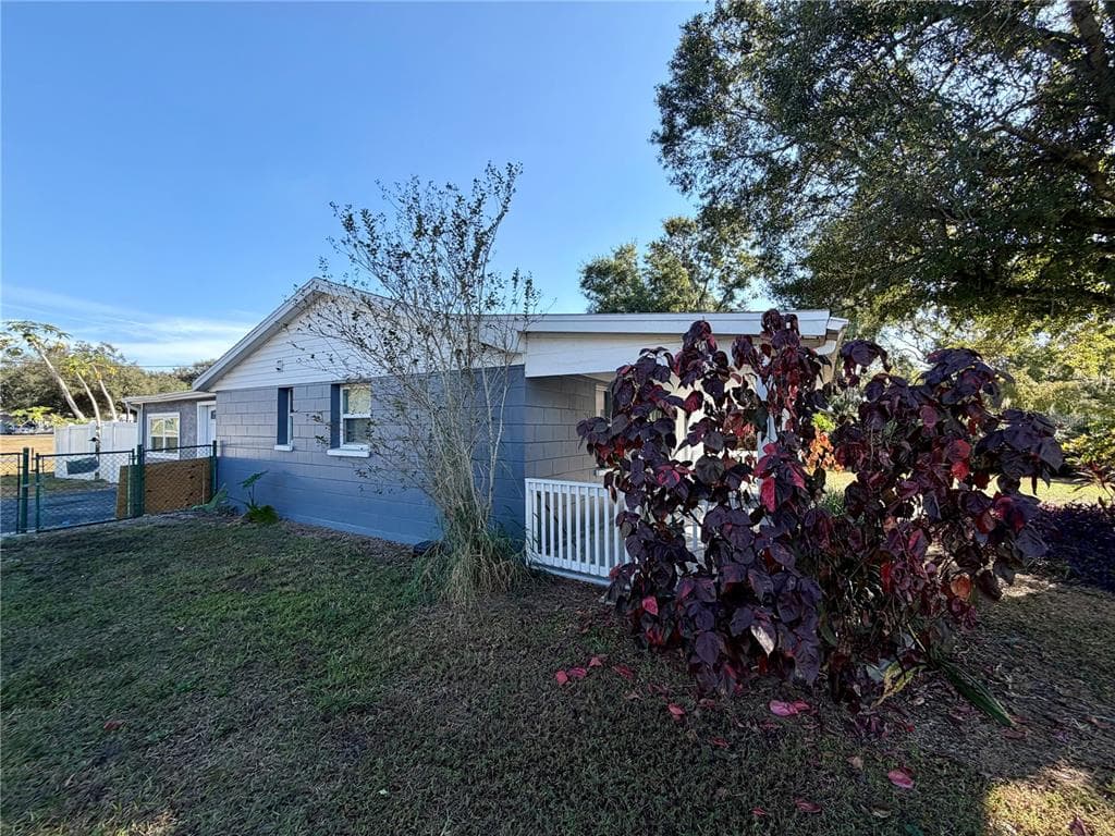 1404 CRESCENT PLACE - Interior/Exterior Photo 4 - LAKELAND, FL
