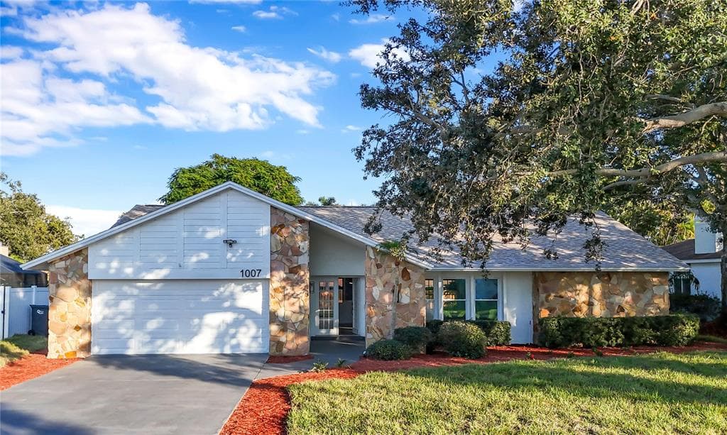 1007 NW 82ND STREET - Interior/Exterior Photo 2 - BRADENTON, FL