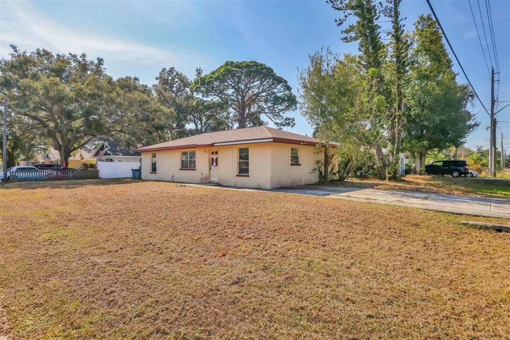 3805 11TH AVENUE W - Interior/Exterior Photo 2 - BRADENTON, FL