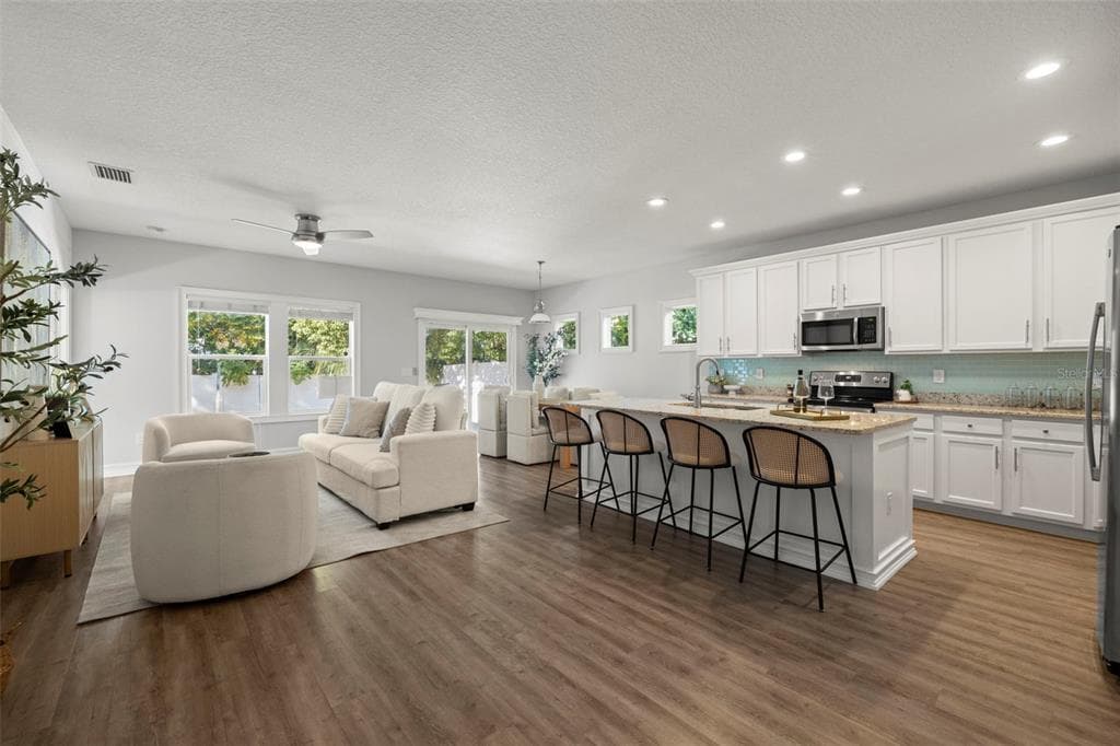 3906 N LYNN AVENUE - Interior/Exterior Photo 2 - TAMPA, FL