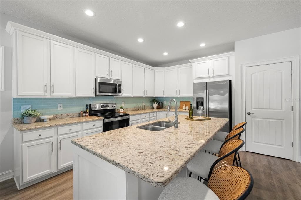 3906 N LYNN AVENUE - Interior/Exterior Photo 3 - TAMPA, FL