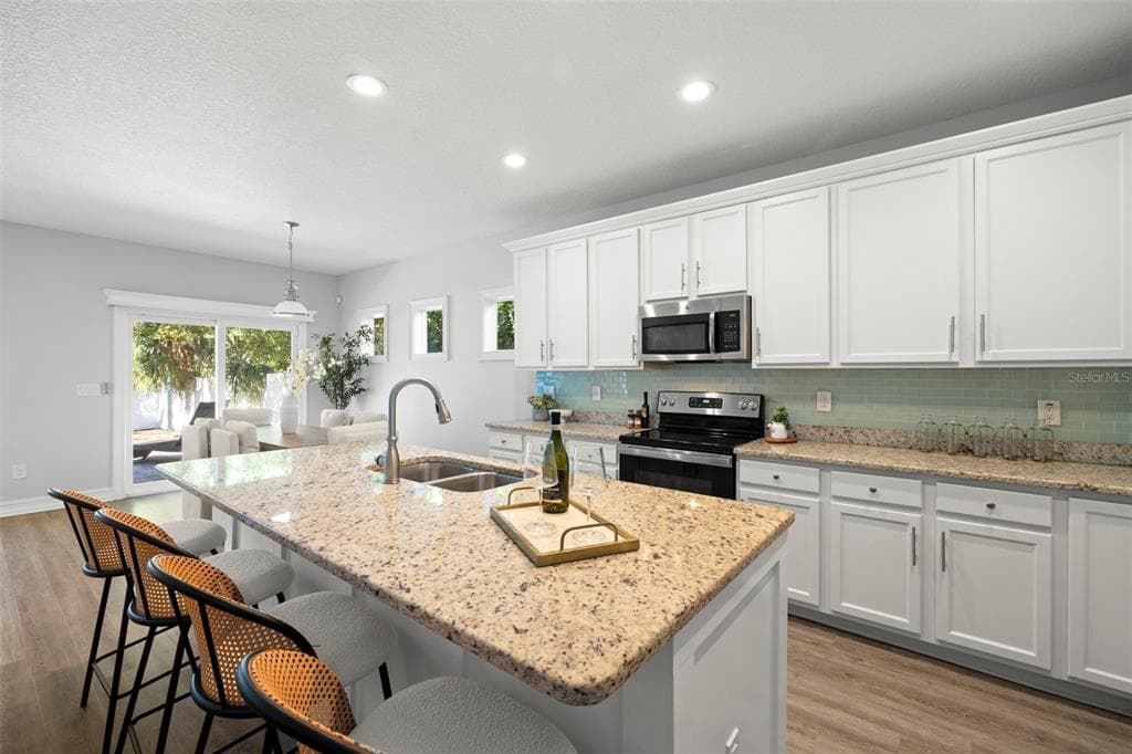 3906 N LYNN AVENUE - Interior/Exterior Photo 5 - TAMPA, FL