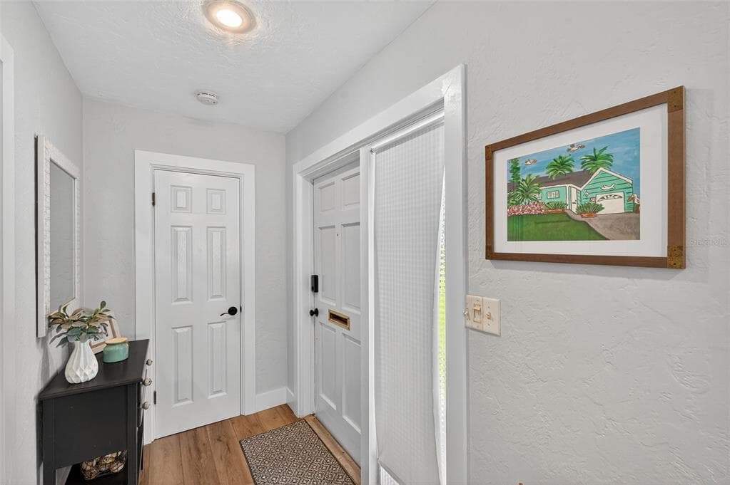 513 DOLPHIN AVENUE SE - Interior/Exterior Photo 2 - ST PETERSBURG, FL