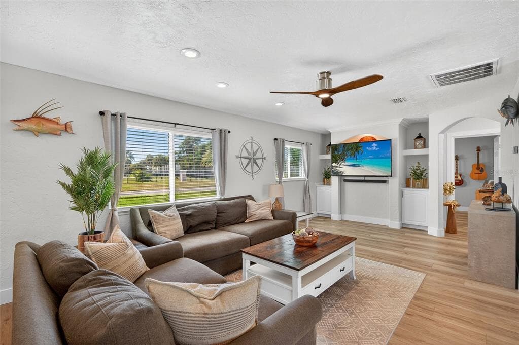 513 DOLPHIN AVENUE SE - Interior/Exterior Photo 4 - ST PETERSBURG, FL