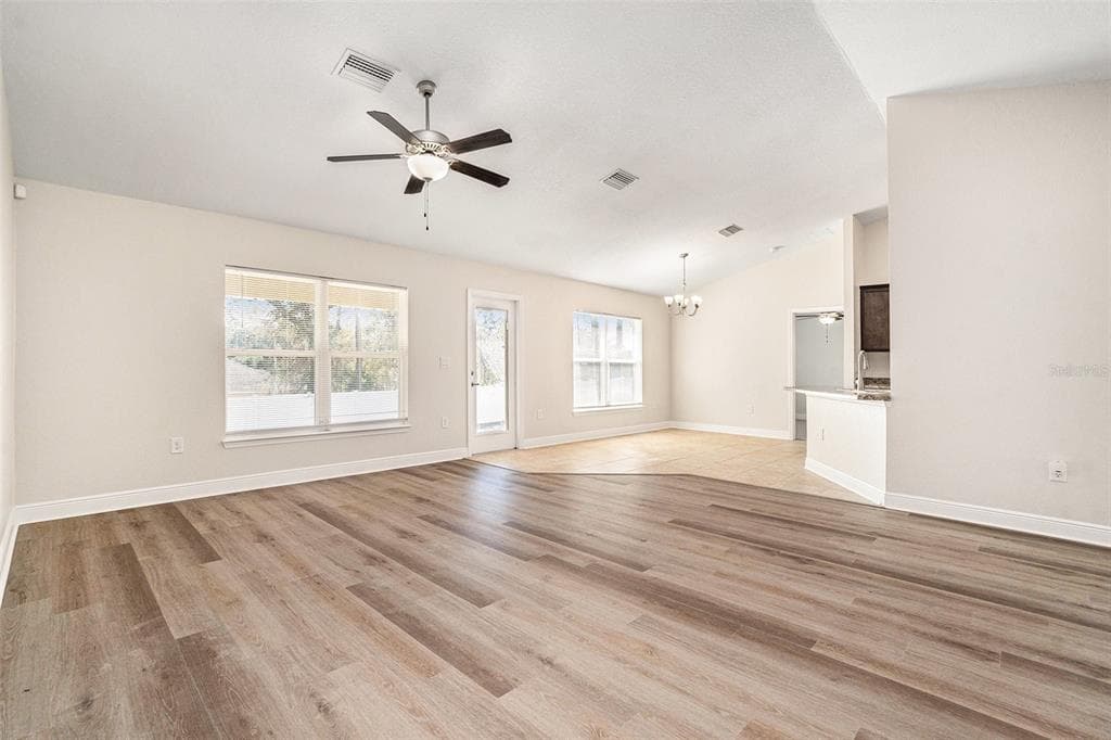 4318 LANDOVER BOULEVARD - Interior/Exterior Photo 5 - SPRING HILL, FL