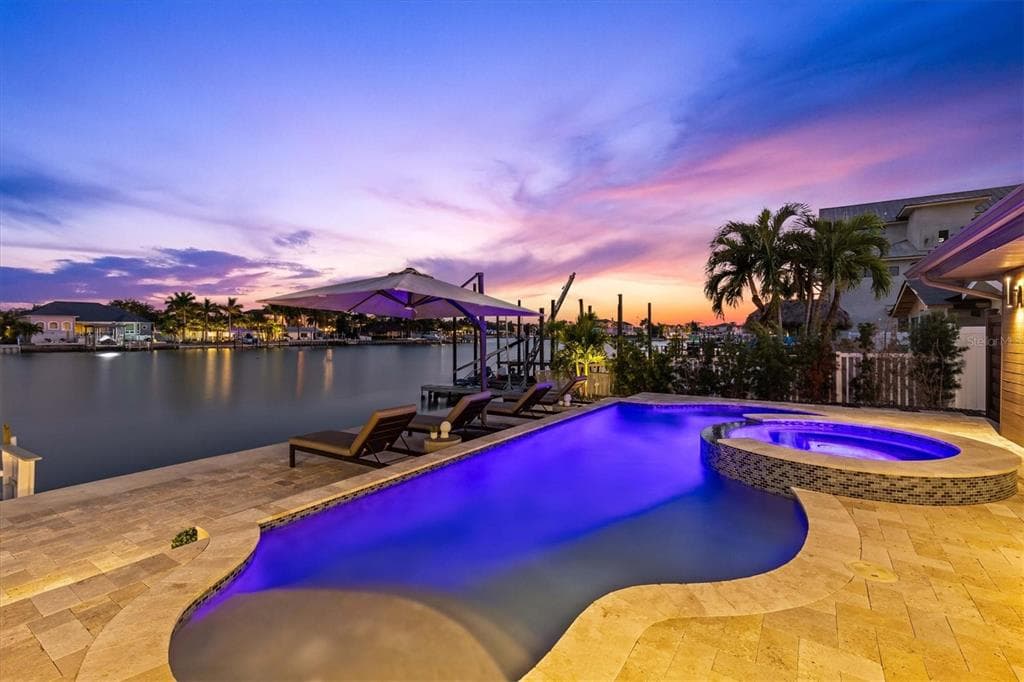 215 DRIFTWOOD LANE - Interior/Exterior Photo 4 - LARGO, FL