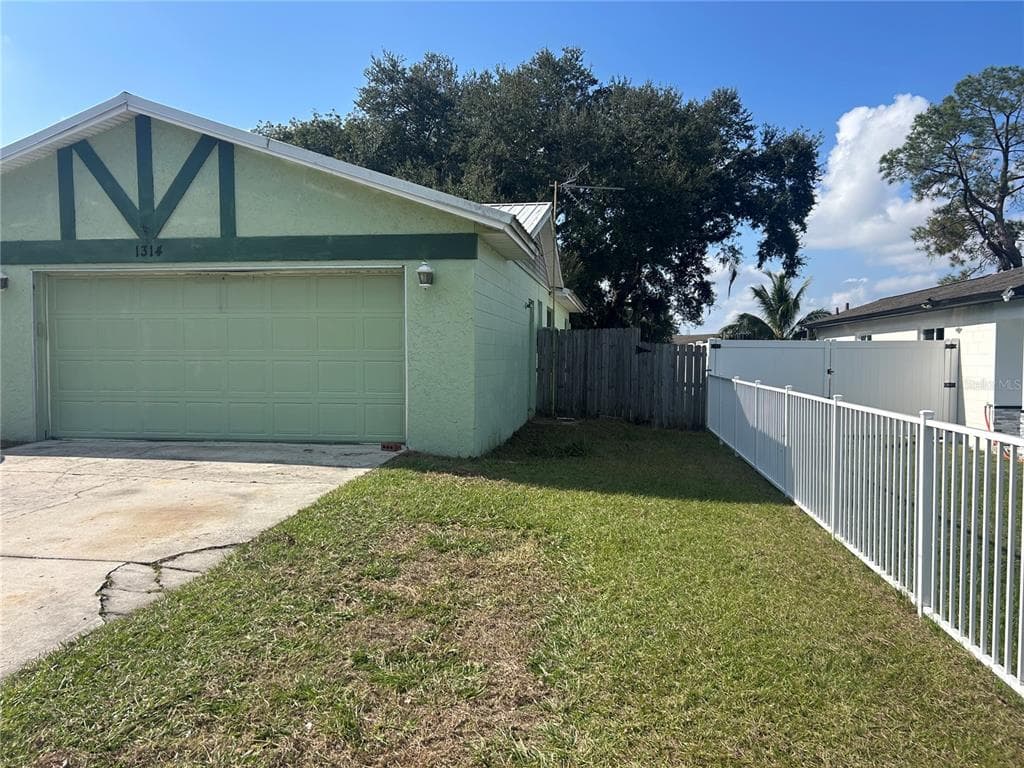 1314 HIGHLAND CIRCLE