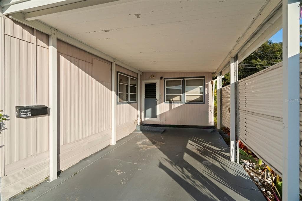 980 7TH STREET NW UNIT 53 - Interior/Exterior Photo 3 - LARGO, FL