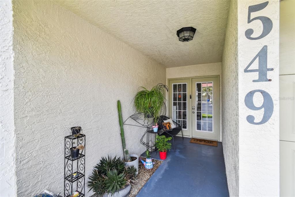 549 WALDEN COURT - Interior/Exterior Photo 3 - DUNEDIN, FL