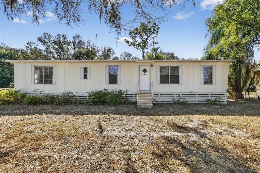 827 INDIAN BLUFF - Interior/Exterior Photo 2 - WINTER HAVEN, FL