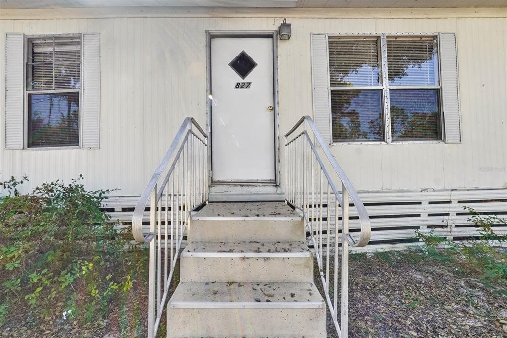 827 INDIAN BLUFF - Interior/Exterior Photo 3 - WINTER HAVEN, FL