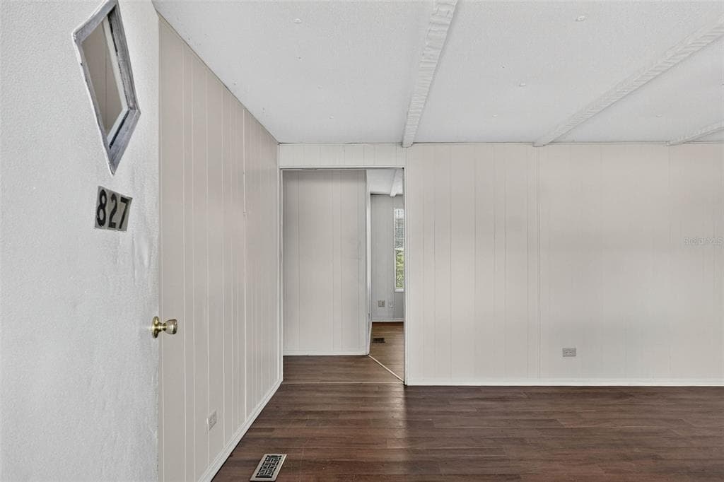 827 INDIAN BLUFF - Interior/Exterior Photo 4 - WINTER HAVEN, FL