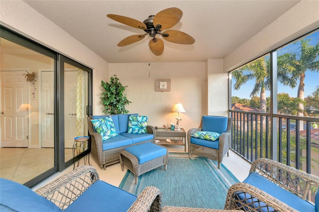 6807 GRAND ESTUARY TRAIL UNIT 202 - Interior/Exterior Photo 4 - BRADENTON, FL