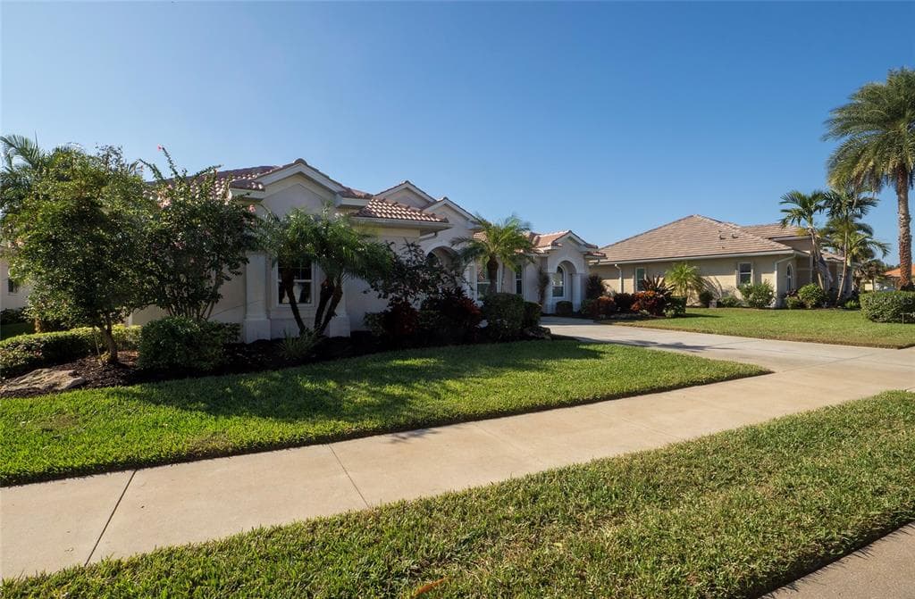 814 CORAL BEAN COVE - Interior/Exterior Photo 3 - VENICE, FL